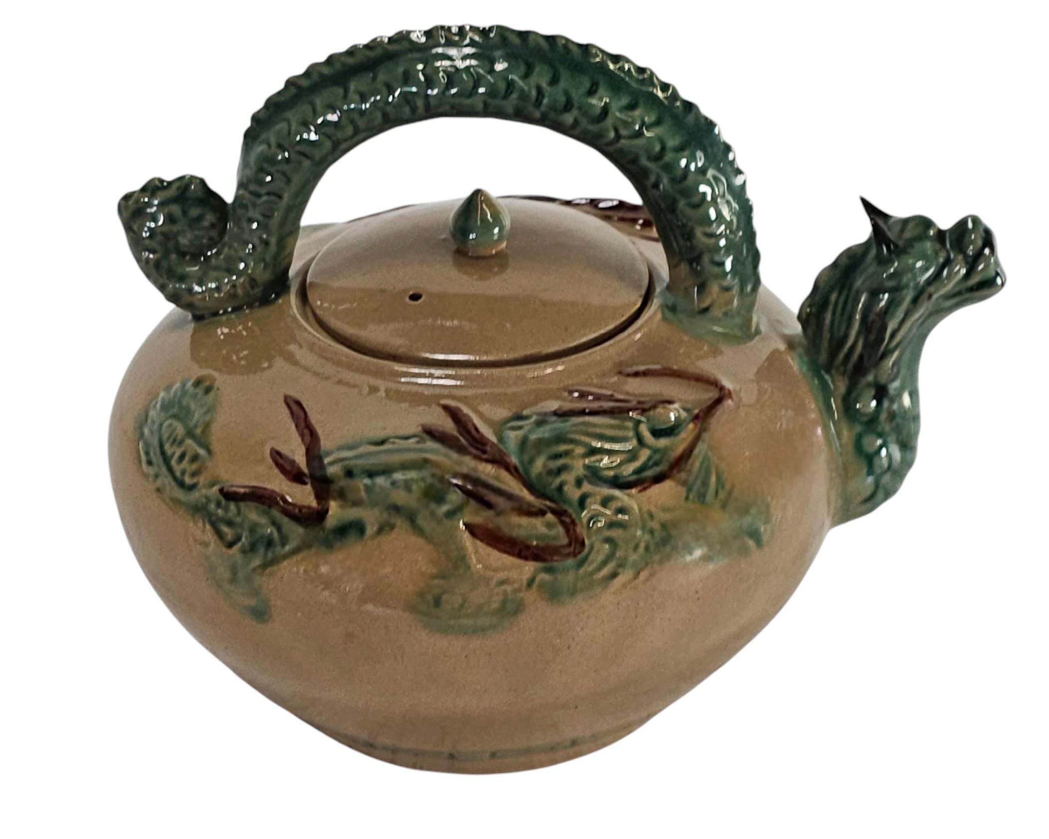 ヴィンテージ グリーンドラゴン ティーポット：手作り台湾陶磁器