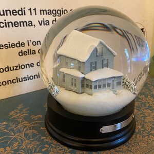 Palla di neve personalizzata: la tua casa in un globo immagine 2