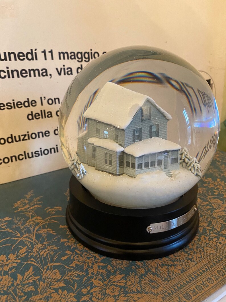 Palla di neve personalizzata: la tua casa in un globo immagine 2