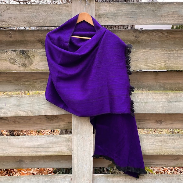 Alpaca Shawl amethyst purple with black