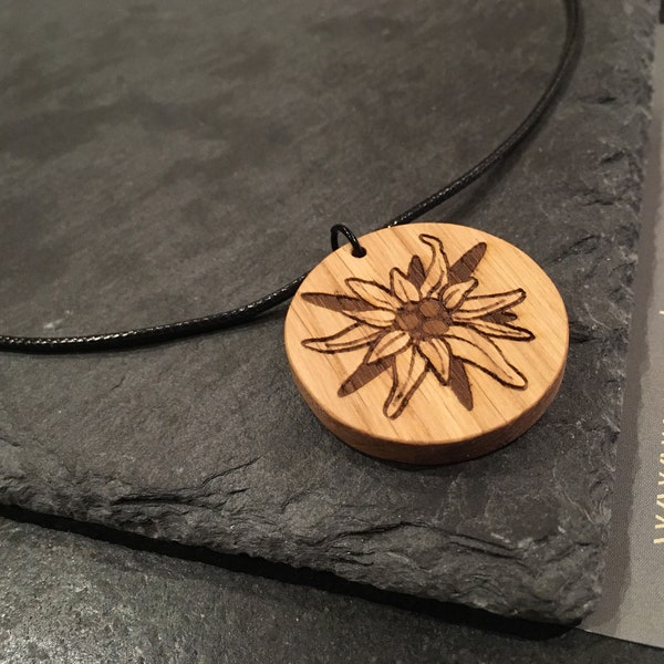 Edelweiss | Wooden necklace | engraved pattern | Wooden chain | Gift | Natural jewelry