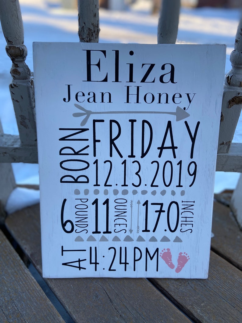 Baby sign. Newborn informstion sign Newest additions sign