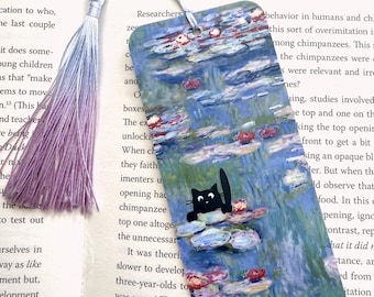 Claude Monet Seerosen mit einer schwarzen Katze im Teich Lesezeichen, doppelseitig, laminiert, Geschenk für Katzenliebhaber, Geschenk für Bücherwürmer