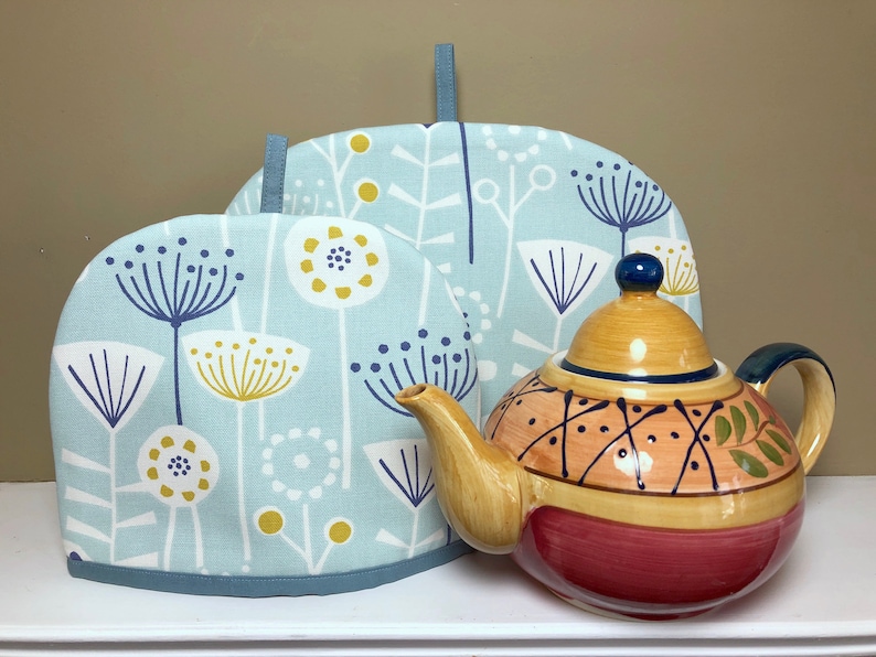 Scandi Flower Tea Cozy / Tea lover gift / Nordic Tea Cosy / image 0