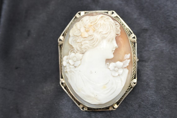 14k yellow gold Cameo