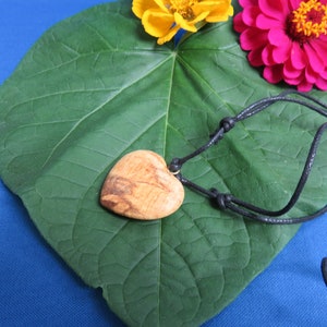 South American Jewelry &quot;Holy Wood&quot; CORAZON &quot;Heart&quot; Peruvian Pendant Necklace A