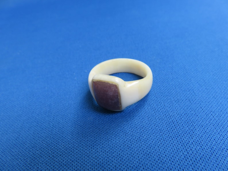 African Art Ethnic Jewelry Shona Carving Polished Cow Bone RING with POLISHED Lepidolite D