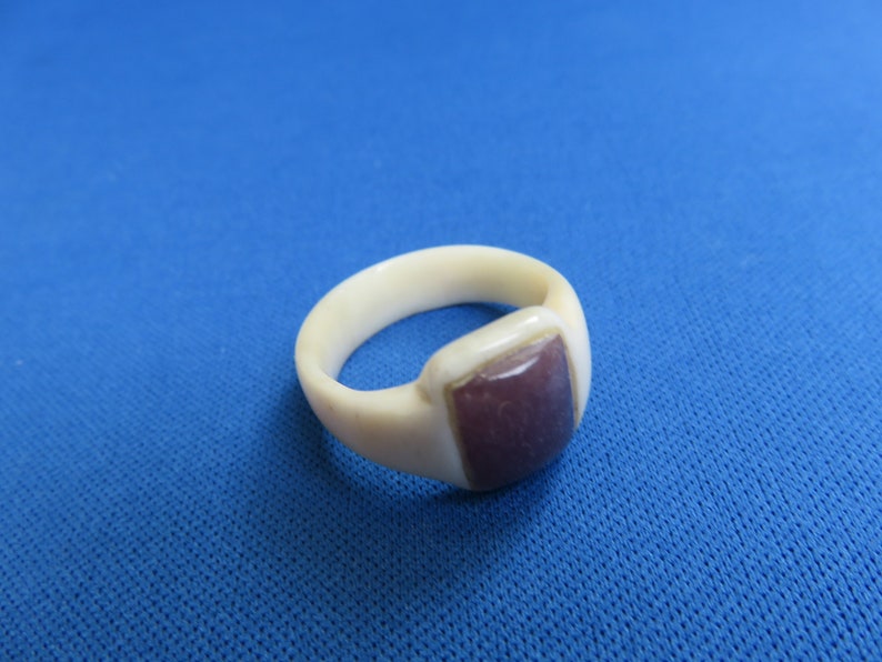 African Art Ethnic Jewelry Shona Carving Polished Cow Bone RING with POLISHED Lepidolite D