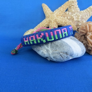 Kenia, handgefertigter afrikanischer Ethno-Schmuck, Hakuna Matata"-Armband mit Löwenkönig-Motiv