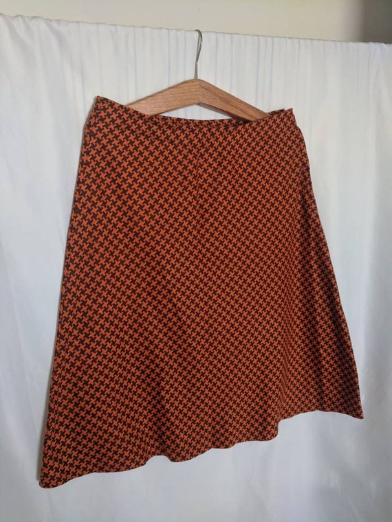 1960s Orange and Brown Houndstooth Pattern Skirt - image 2