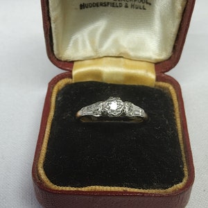Stunning Victorian, Antique, Woman&#39;s 18ct Gold, Platinum and Natural Sparkling Diamond Solitaire Ring.