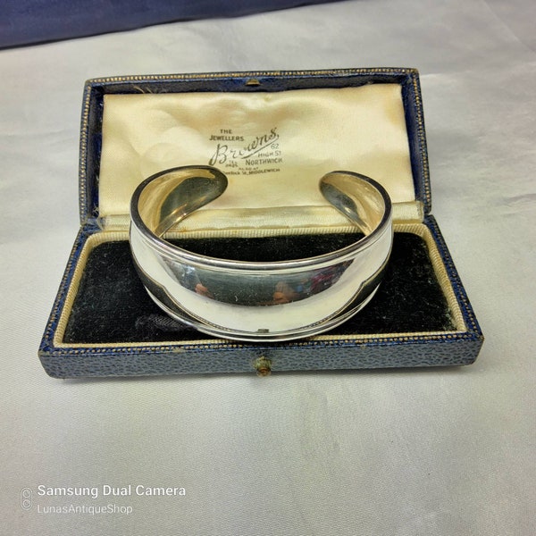 Lovely Vintage Women's Sterling Silver Open Cuff Bangle Bracelet.