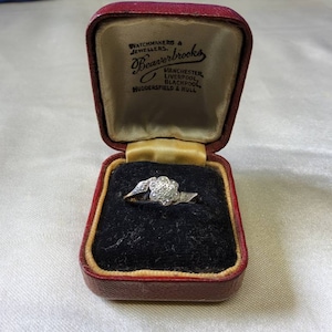 Beautiful Victorian Antique 18ct Gold,Platinum and Natural Diamond Ring.