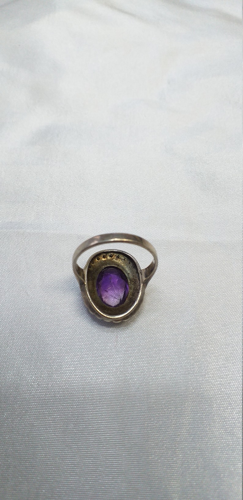 Stunning Vintage Sterling Silver and Amethyst Ring.