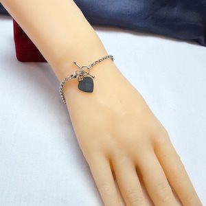 Lovely Vintage, Women&#39;s Sterling Silver Heart Charm Chain Bracelet.