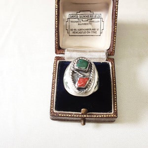 Fantastischer Vintage Navajo Ring aus Sterling Silber, Türkis und Koralle.