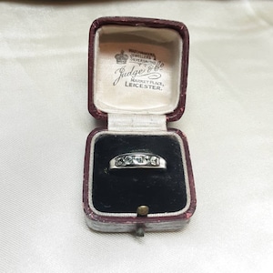 Nice Vintage Sterling Silver and Natural Topaz Multi Stone Ring.