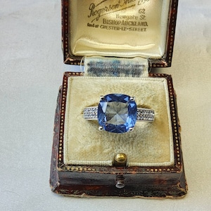 Lovely Vintage, Women&#39;s Sterling Silver and Sparkling Tanzanite Paste Cocktail Ring.