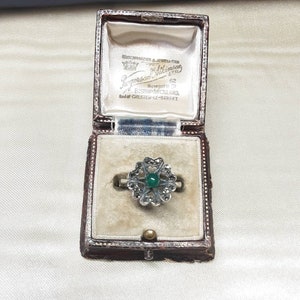 Pretty Vintage Sterling Silver, Marcasite and Emerald Paste Floral Ring.