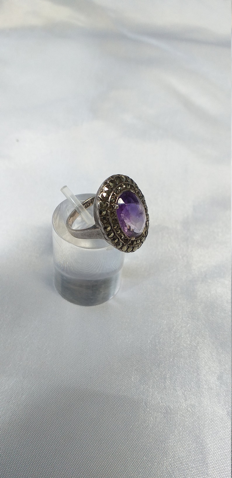 Stunning Vintage Sterling Silver and Amethyst Ring.
