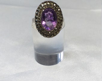 Stunning Vintage Sterling Silver and Amethyst Ring.