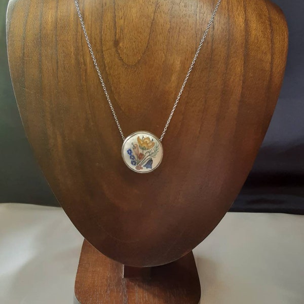 Beautiful Vintage Sterling Silver Hand Painted Enamelled Pendant and Chain.