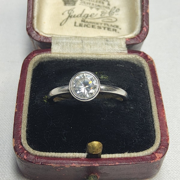 Lovely Vintage, Woman's Sterling Silver and Sparkling Cubic Zirconia Solitaire Ring.