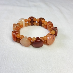 Superb Vintage, Woman&#39;s Natural Scottish Carnelian Elasticated Bracelet.