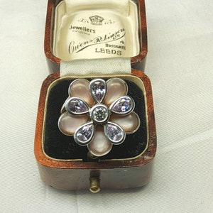Beautiful Eye-catching Vintage, Women&#39;s Sterling Silver, Natural Mother of Pearl and Sparkling Faceted Tourmaline Statement Ring.