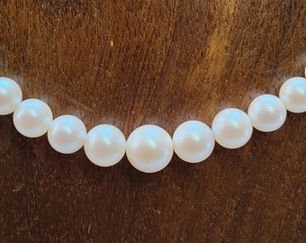 Lovely Art Deco, Antique, Woman's Silver and Faux Pearl Beaded Necklace.