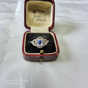 Pretty Vintage Sterling Silver and Natural Faceted Mystic Topaz Ring.