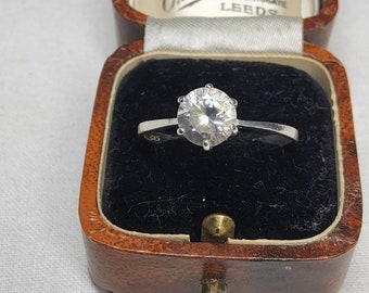 Very Sparkling Vintage, Woman's Sterling Silver and Cubic Zirconia Solitaire Ring.