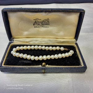 Glamorous Vintage Women's 14ct Gold and Natural Pearl Bracelet.
