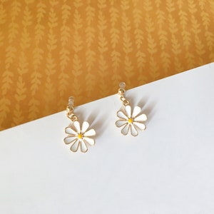 Invisible clip on earrings, White Daisy Flower Earrings