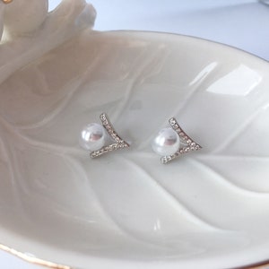 Invisible clip on earrings, Crystal V Frame with White Pearl Studs