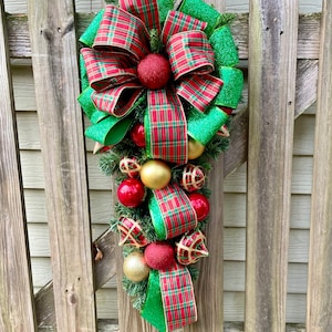 Traditional Christmas Swag For Front Door. Plaid Christmas Swag. Christmas Wreath. Christmas decorations. Porch decor.