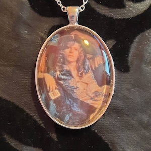 David Bowie The Man Who Sold the World pendant