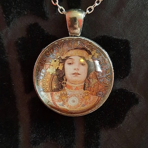 Small art nouveau pendant