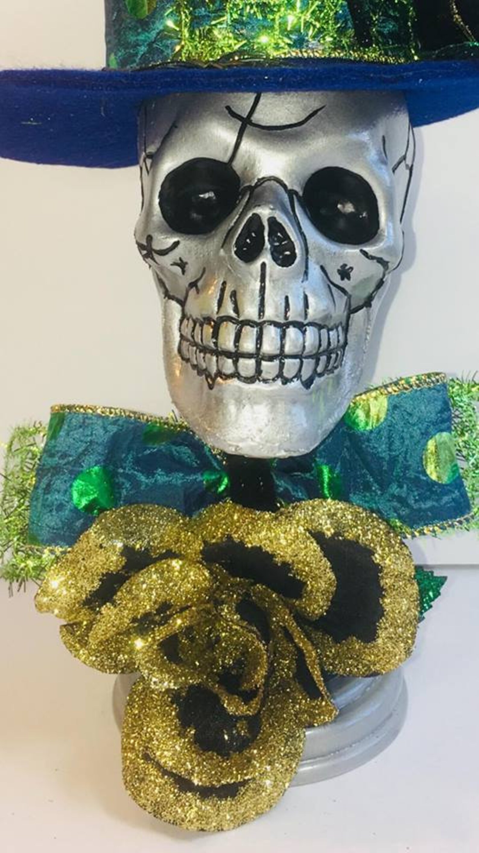 Skull With Top Hat on Pedestal Skull With Top Hat Halloween Etsy