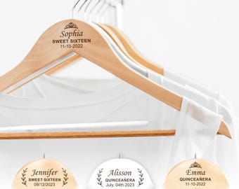 Gruccia personalizzata per abito da Quinceañera: ricordo personalizzato con incisione.