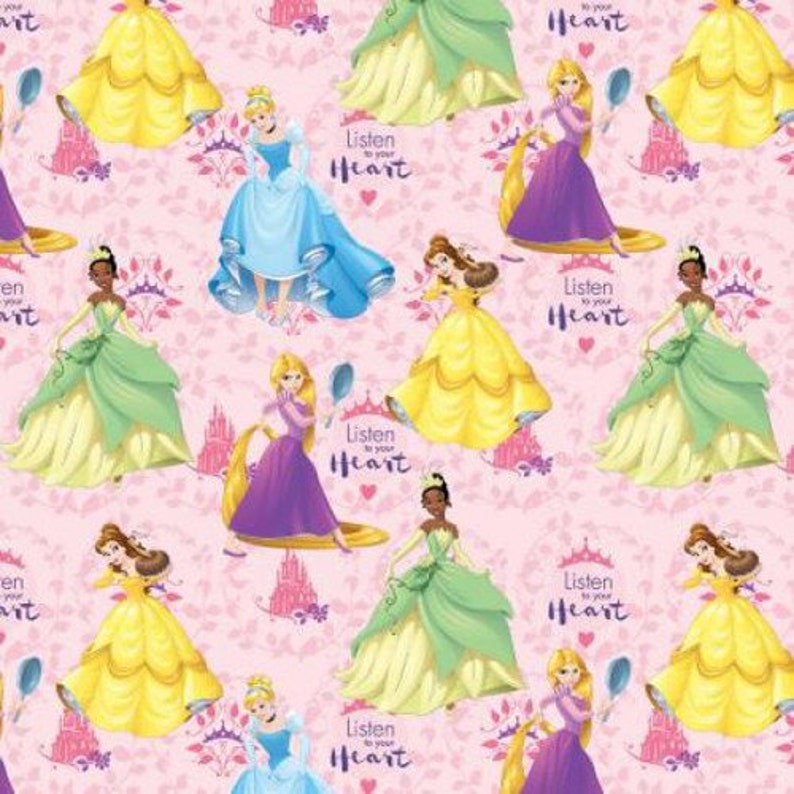 Disney Princesses 100/% Cotton Blue Craft Fabric 1//2 Metre *Free P /& P*