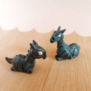 Horse figurine for dark academia decor, Thestral miniature set gift for creepy decor, Black horse miniature for gothic Halloween table decor