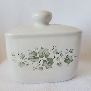 Porta tovaglioli in ceramica bianca con foglie di edera, MENTA