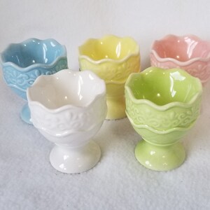 Ceramic Easter Egg Cup, Pedestal Egg Holder with Scallop Top, Egg Display - NEW