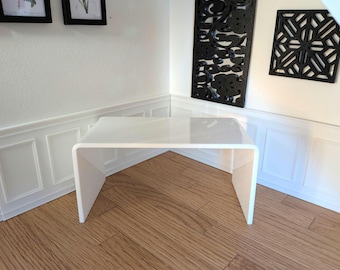 1:12 Scale Dollhouse Miniature. Glossy White Desk/Sideboard/TV Unit.