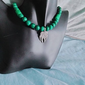 Veles chocker