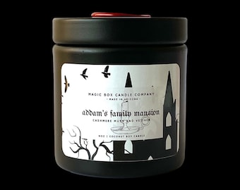 Candela profumata Addams Family Mansion - Muschio di cashmere e vetiver.