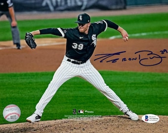 Foto autografiada de 8x10 del lanzador de Chicago Aaron Bummer con el certificado de autenticidad de Beckett