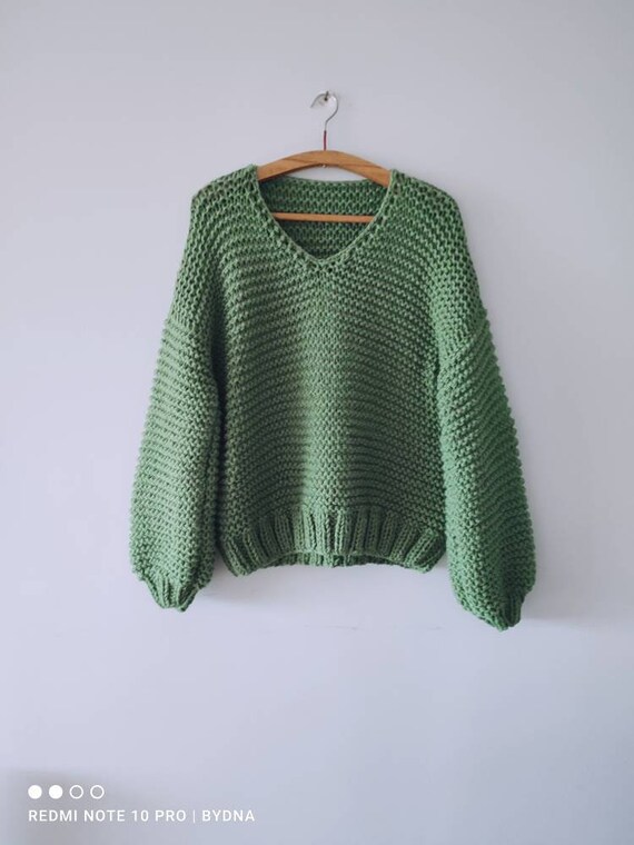Ladies top green sweater