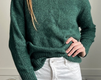 Shiny emerald green mesh mohair sweater . Chunky knit alpaca lurex knit  sweater. Womens cozy handknit pullover. Boat neck mohair sweater